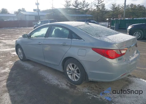 2013 Hyundai Sonata Gls z USA, uszkodzony, nr VIN 5NPEB4ACXDH795938